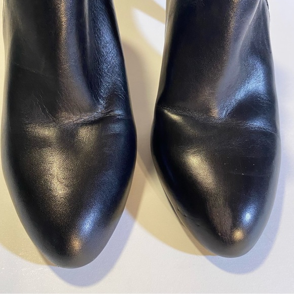 Adrienne Vittadini SZ 9M pull on booties leather GUC has spandex inset sexy! - Picture 5 of 9